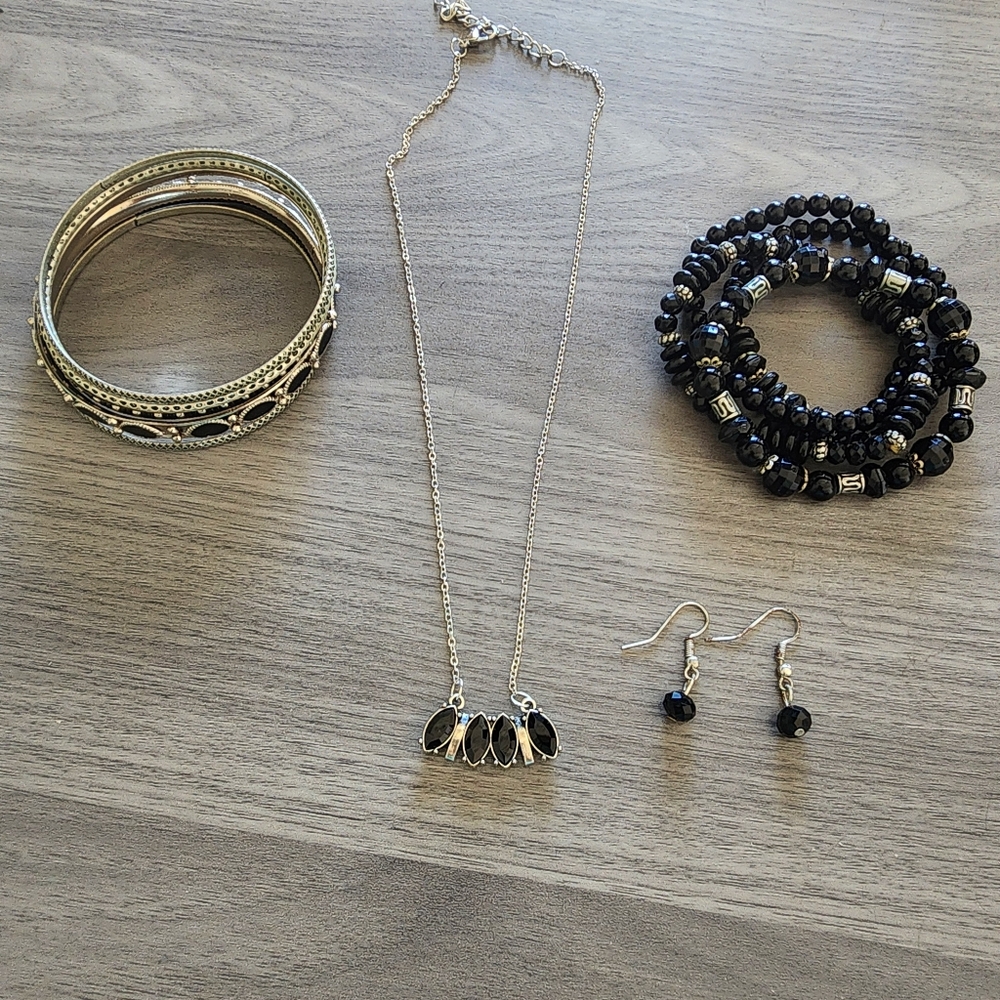 Grab Bag of Jewelry $10